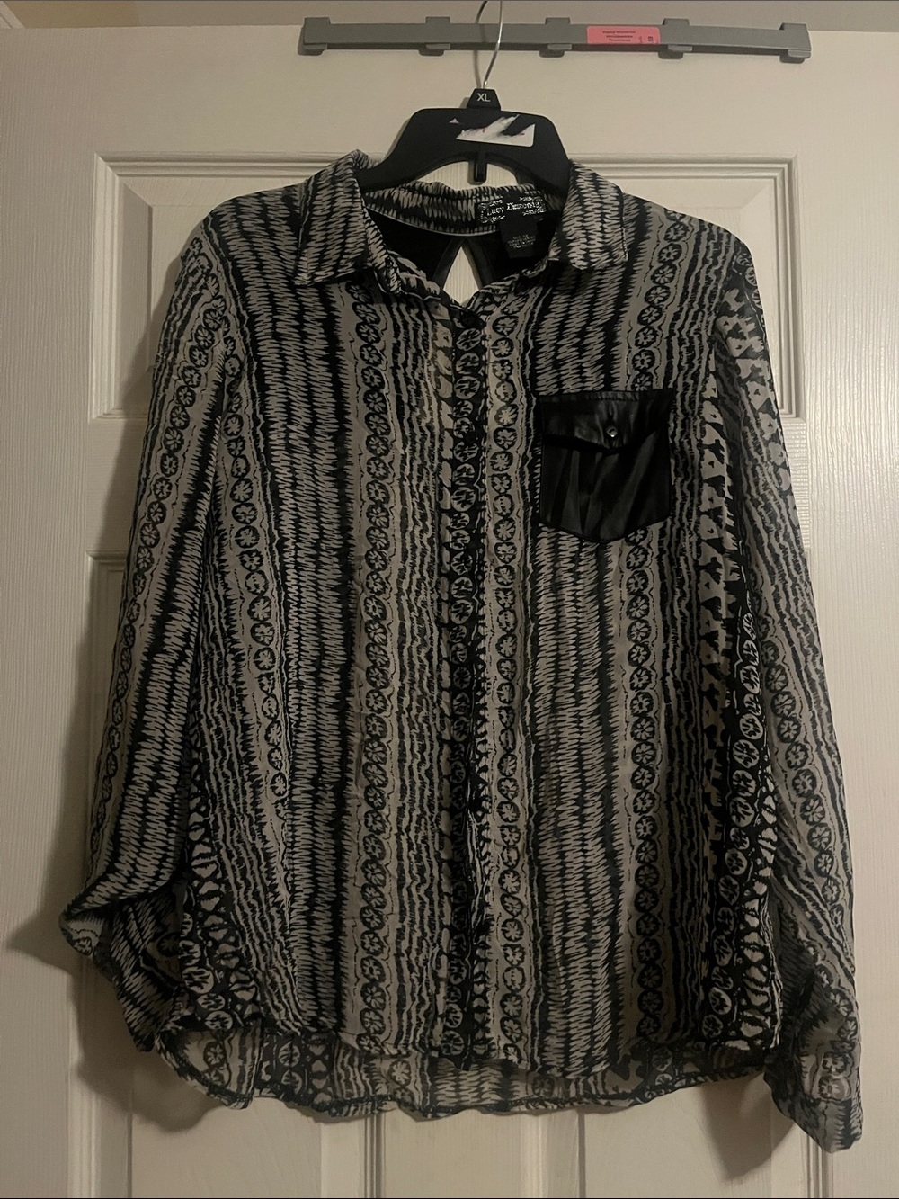 Black and White Patterned Button-Front Blouse with Contrast Pocket